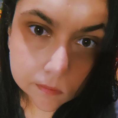Estou aqui por pura diversão , para reclamar e sair do tédio das outras redes...
Detesto Bolsonaro
Sou Petista sim ❤️
Lésbica
Casada com Larissa.