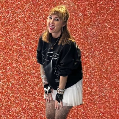 Hi, I’m Toni. I 💗 @taylorswift13, cats🐱, glitter✨, & 💋 lipstick❣️ENTERING MY THE LIFE OF A SHOWGIRL ERA 🤩Taylor Liked 4.30.19 | 9.23.22 💫