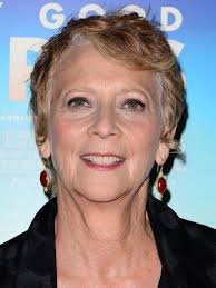 🗿Fan Account of Naomi Foner Gyllenhaal American screenwriter ‧ Maggie Gyllenhaal's mother .