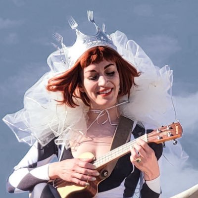 acervobrittle's profile picture. sua maior e melhor fonte de desinformação sobre a atriz, palhaça e emmy winner britt lower!