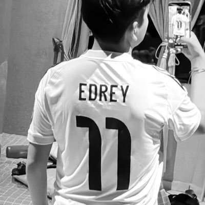 Edrey71444300's profile picture. 