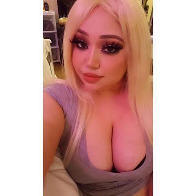 hazeyxo_'s profile picture. Latina 🇲🇽 🌸im just a girl 🌸