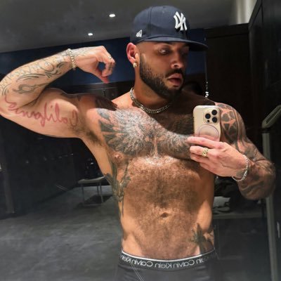 Los Ángeles raised me, Méxicans made me. I didn’t choose the gangster life. Gods fav angel, your fav bad boy. for Buisness info email jordanXplicit@gmail.com
