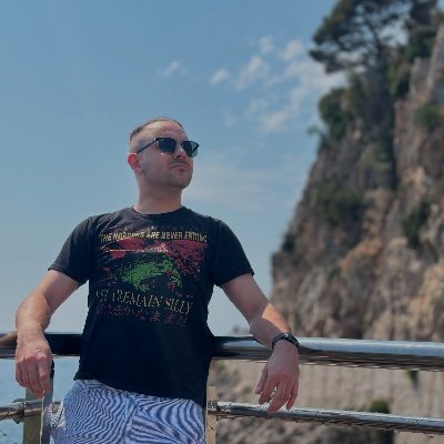 imperratore_'s profile picture. everyone's favorite skyguy - @andreaprvte