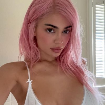 pillobsession's profile picture. 20 ⚔️ LA