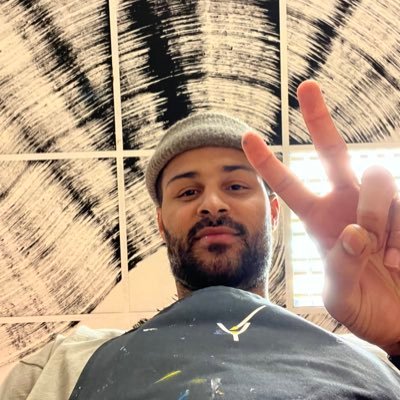 Professional world traveler. Paid to put a ball in a hoop, but so much more 🏀 Infiltrating this world with positive vibes. Family man. Never stop being YOU! 🏁