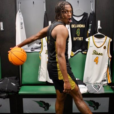5’11-Pg Ⓜ️emphis 📍Christian✝️ #Neverstop🖖🏾 OBU MBB💚