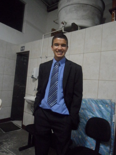Acreditando e pensando primeiramente em mim.. pois si não for assim não há conquistas..Simpático a Bessa , extrovertido, confiante? (haha quem dera)!!!