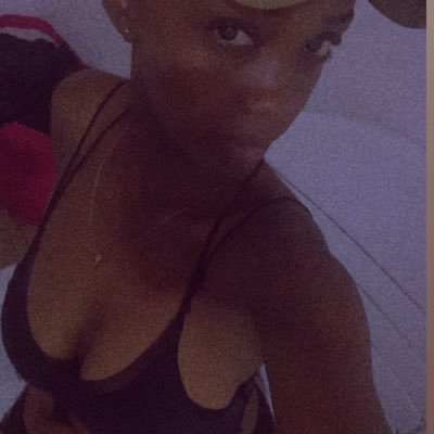 BeePromise86879's profile picture. Beautician🤗,lover of skills, Educationist.