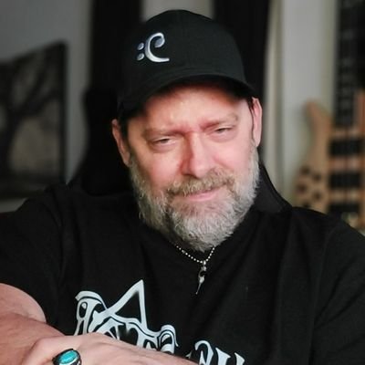 MMetalmike's profile picture. Just a soul on ice
With a mirror and a blade and a pocket full of mice
Cheap thrills done and the dirt cheap ants
'Cause I got a headache in my pants