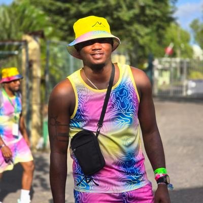 🇹🇹 Born #868 •
Fitness Enthusiast 🏋🏾♂️💪🏾 •
Musician 🎼 •
Sports 🏏🏐 •
My thoughts and mine only....