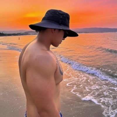 i lift 🏋🏻 i play 🎮 and sorta gay 😆 IG: https://t.co/r9od6ZPA7t