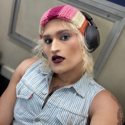 America’s favorite dolldyke. elder emo, non binary lesbian icon.
