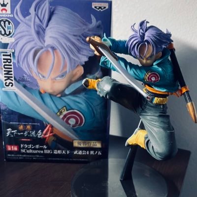 将来の夢は原型師20歳です!名前はドラゴンでやらせてもらってます! 主にドラゴンボールのフィギュア収集をしています! 好きな原型師は、VAROQさん、岩倉さん、中澤さん、山下マナブさんの4名です! イラストやフィギュアに関する写真を投稿してます〜