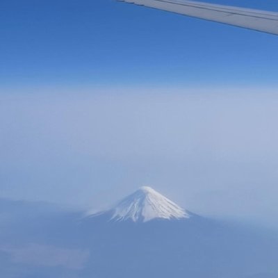 🌏旅好きの自由人✈️
世界の美しい景色と出会いを求めて、のんびり旅しています。
カフェでまったり☕、市場で食べ歩き🍜、海辺で夕日を眺める🌅のが大好き。
写真と一緒に旅の思い出や小さな発見をシェアします📸
次はどこへ行こうかな…?一緒に旅しましょう✨