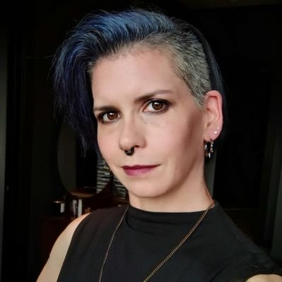 m0ms0mniac's profile picture. Introvert | 💍 | ♊ | She/Her | Coffee addict ☕ | Chaos coordinator ✨ | Realist with a side of dark | Only human sometimes