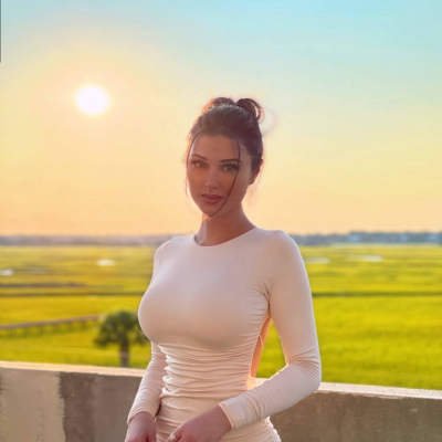 🌸 Just being me 🌸 👑 Age year old princess 👑 🌙 Rising in Virgo 🌙 💖 Pizza is my love language 💖 🦋 Wild child 🦋 🌺 City vibes only 🌺