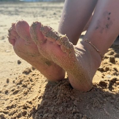 Anything I can do for you feet wise I will do it send me a message for content or even custom content😚😚 I do not except checks!
