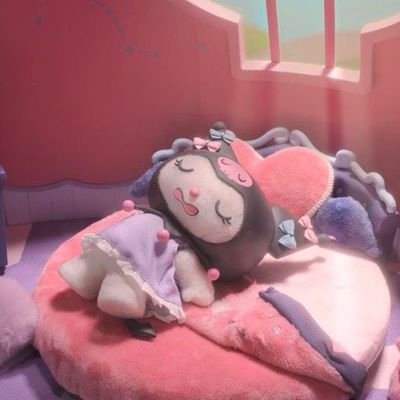 violentlovey's profile picture. 🦕 cyber–rant