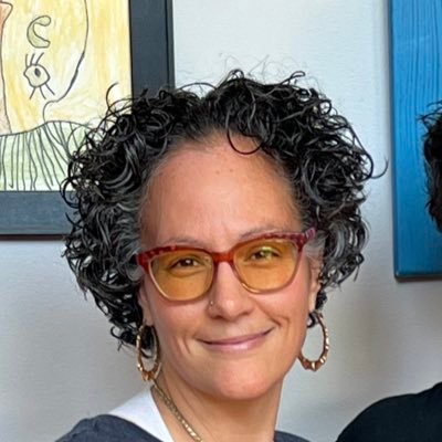 Educator-Educadora NYU Alum Writer/VONA Alum- Storyteller Sharing my words & life -Mom🇵🇷born & raised in BK/ Livin’ The Campo life w/my HS sweetheart & boys