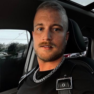 Your Cowboy. Professional Golden Retriever. Be kind to yourself. Drinking protein shakes, and lifting 🏋️ @nickatnight94 on insta 🐶 🚫hookup apps