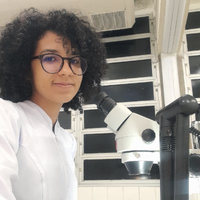 Cristã, estudante de Biologia e apaixonada pela arte. Curto umas músicas 'de doido' também! 🌷