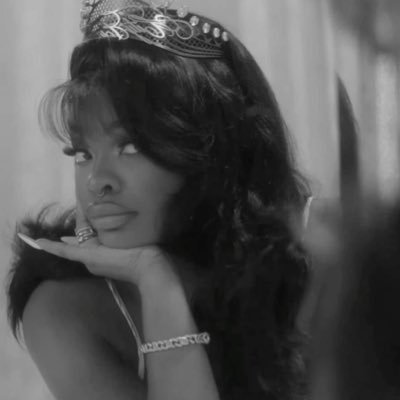 solanaslut's profile picture. I hate you bitches 🫩