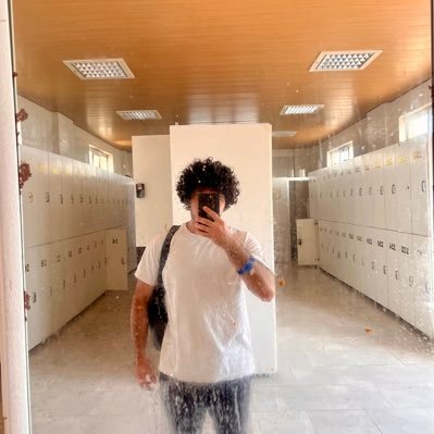 aradradfar's profile picture. I am me.