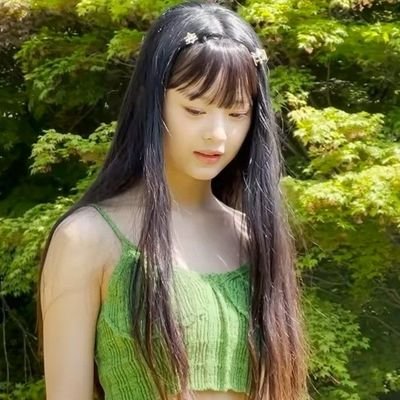 HappyJoyiy's profile picture. fresh strawberrie‘s 
smell in the garden -------- 꽃