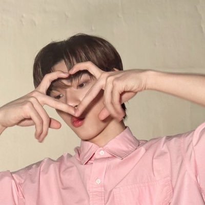 c0mebekiu's profile picture. ⠀ ⠀ ⠀ ⠀ 🥢 안녕 * ( dek69 ‘s ) ✿ ! ૮ ྀི ᵕ⁠༚⁠ᵕ ა …⠀ ⠀ ⠀ ⠀ ⠀ ⠀