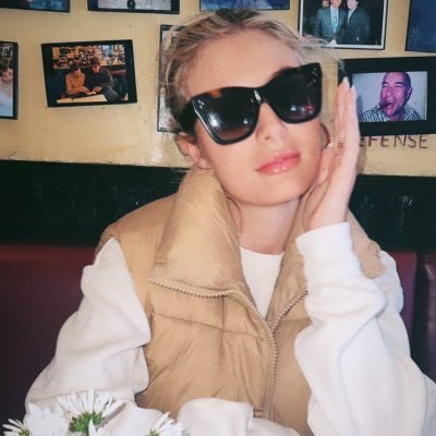 FrenchAmanda622's profile picture. Embrace the romantic universe and cherish the daily life