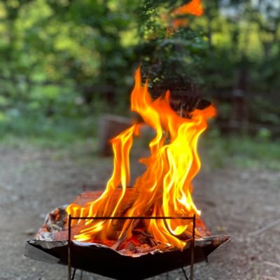 お酒と焚き火が大好きな レンタカー車中泊キャンパーです!⛺️ テントより快適な車中泊! 車中泊でも焚き火を囲んで乾杯!車中泊キャンプはサイコーです!🌸 キャンプギアはワークマン、カインズ、ダイソー派!🪓 DM返信は基本しないです。すみません🥲