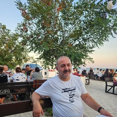 shahinvaqifoglu's profile picture. Insanın başında ağıl olmayanda bədən həmişə əziyyət çəkir