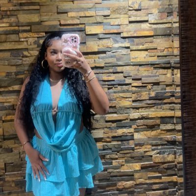 🇻🇬| 🦋| figuring it out✨| ig: @kitannilove | @BakedByKit | ESE major 🤍| I act out of character sometimes 😵💫 | BBK🤍