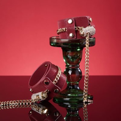 himitsudekigoto's profile picture. 趣味アカ/固定見て/フォローすると喜びます/未成年×/既婚