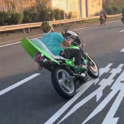 xjrからのvtz250乗りになりやした‼️オッパイエース🤩 エギング！バス釣り！波乗り！ラーメン屋美味しい所に出没致します！！情報求む🙇‍♂️ ＃変態