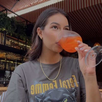 mi diario no tan privado, no traten de entender nada, porque nada tiene sentido. me gusta la cerveza.