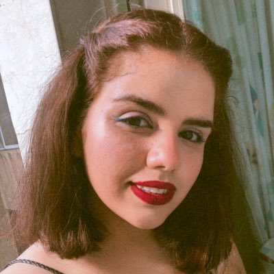 سعی میکنم ورژن واقعی خودم اینجا باشم./
تا ابد زن، زندگی، آزادی./
دانشجو./
تلاش میکنم نسبت به مسائل بیتفاوت رد نشم.