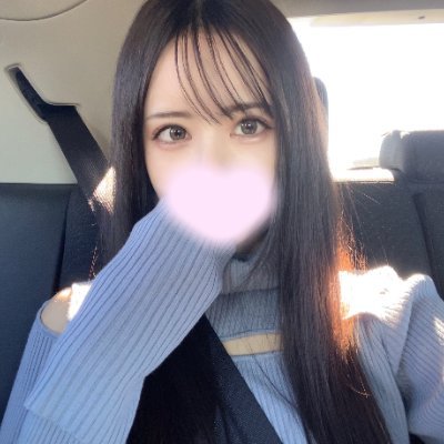 _nana_photos's profile picture. OL / もう一人の私は下から