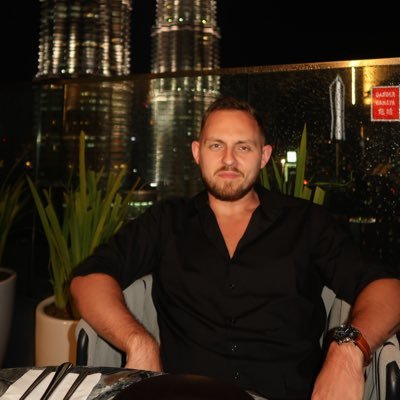 theadrianeagle's profile picture. Founder: https://t.co/8IwE98zLWV
AI Automations, Investing, Copywriting.
Proud Christian & Muay Thai fighter in Bangkok.