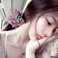Rosa (@crolvls) 's Twitter Profile