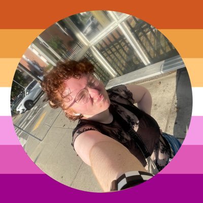 29 | ⚢ | 🇮🇪 | pop punk & taylor swift enthusiast | most likely watching a tv show or reading a book
