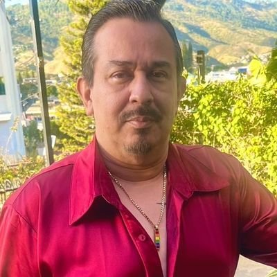 🏳️🌈 Macho, maduro, activo y morboso 🏳️🌈 “Para algunos este es mi lado más oscuro, pero para mí es mi lado más real”