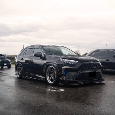 Rav4PHV GZ M/C後 BLACK 。AIRforce エアサス仕様 趣味は車弄りと筋トレ。ノーマルベースでSUVだけど走り重視仕様。他はジムで筋トレしてます。体は筋肉でバキバキしてます🤣繋がりは大切に✨