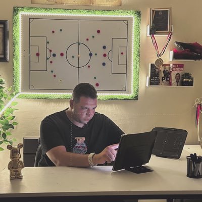 Aymanmagdy_'s profile picture. ⚽ Professional Coach |  UEFA C 🏴󠁧󠁢󠁳󠁣󠁴󠁿    📩 DM for collaborations - A postive Arsenal fan. H🐊