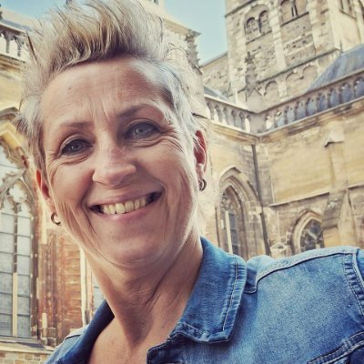 ❤ dogs, sauna, sushi, music. Organiser - outgoing - authentic - https://t.co/SLIEcjQfat voor honden. Oprichter en voorzitter Stichting Sterk voor Dieren