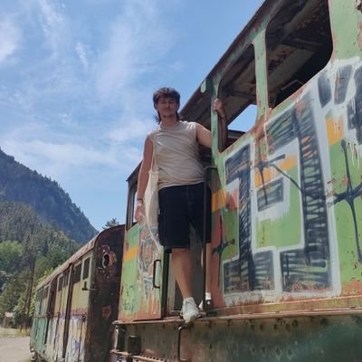 friki del transport públic o algo així -
madrileny en procés de catalanització
🚂🚍🚊🏳️🌈 - @lockedeivi cadenat - esp/eng/cat