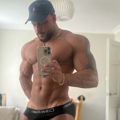 + 18 / Benvenuto nel profilo del più grande creatore di contenuti in Italia 😈 disponibile per la collaborazione / dal Brasile al mondo