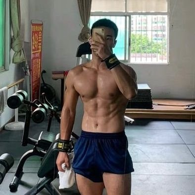 🎉vivi教练已经逆袭了,不用介绍够多,来推就是约,本人职业健身教练36岁178/78/1纯1️⃣所以看清楚在打招呼,只约0️⃣。。。。。