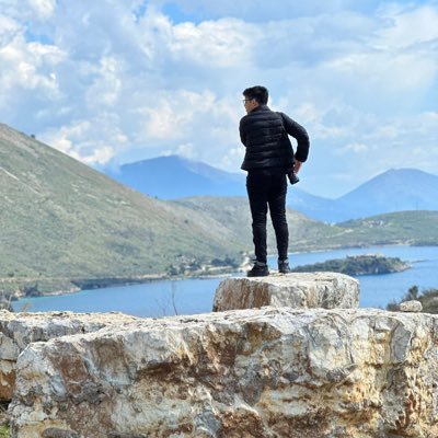 vida nômade, computação, fotos e saltos de avião 🪂 ✈️ 📸 📚👨💻 📍Herceg Novi 🇲🇪 🌎 24% ➜ https://t.co/VK8MJoUOo4